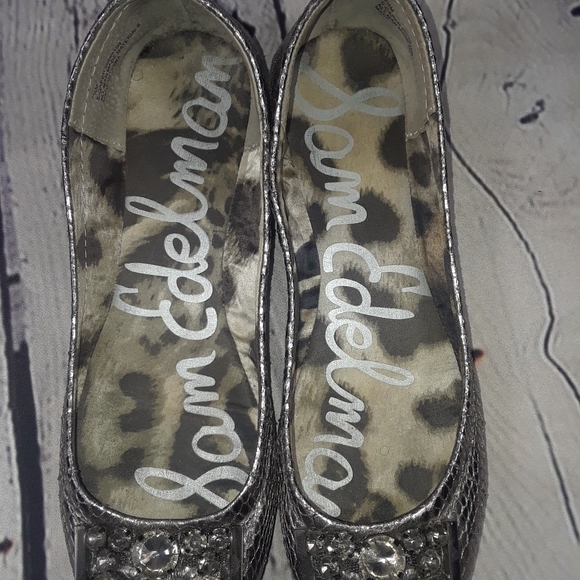 Shoes - Picture 6 of 10